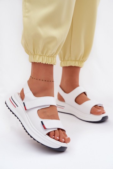 Sandales pour femmes Féminin avec une plateforme avec attaches adhésives couleur blanche Jemela