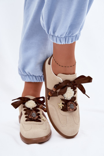 Chaussures modèle baskets Féminin avec de beaux détails beige Lelora