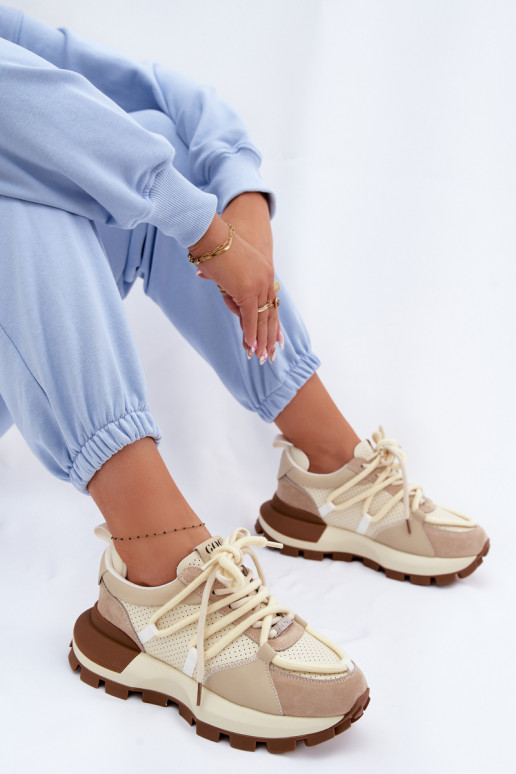 Peau en daim Chaussures modèle baskets Féminin GOE TT2N4021 beige