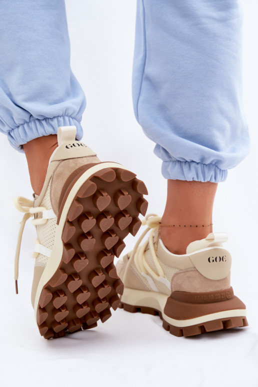 Peau en daim Chaussures modèle baskets Féminin GOE TT2N4021 beige