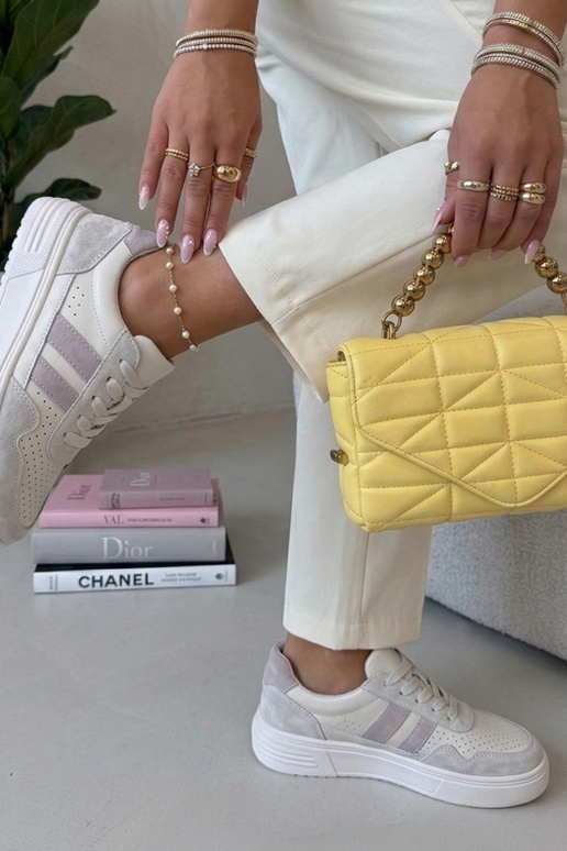 Baskets couleur sable en cuir...