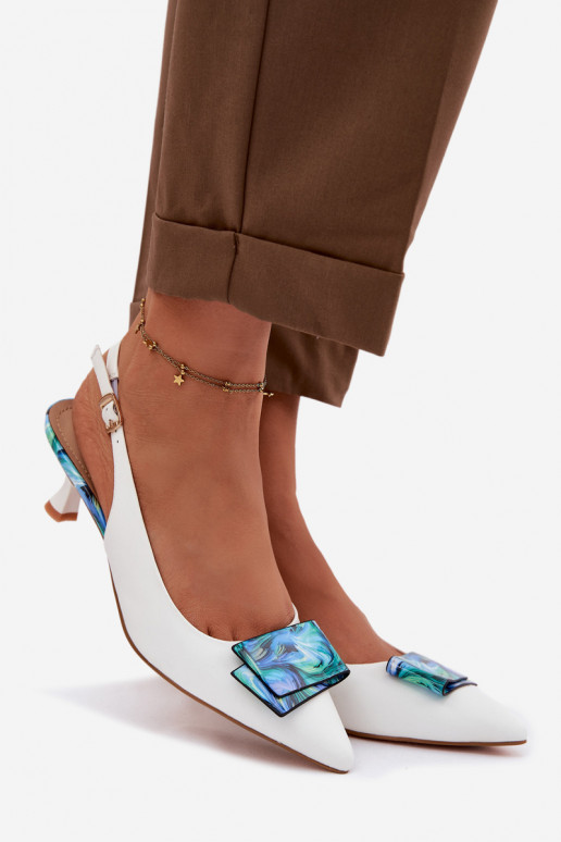 Peau Chaussures Féminin avec des talons avec des ornements D&A LZ61-2006 couleur blanche