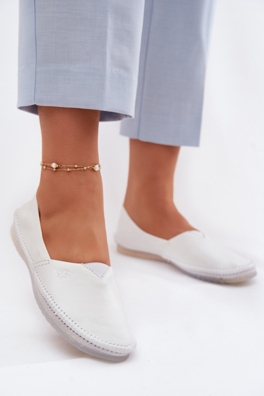 Féminin Ballerines Il fautciejka 01930-11 couleur blanche