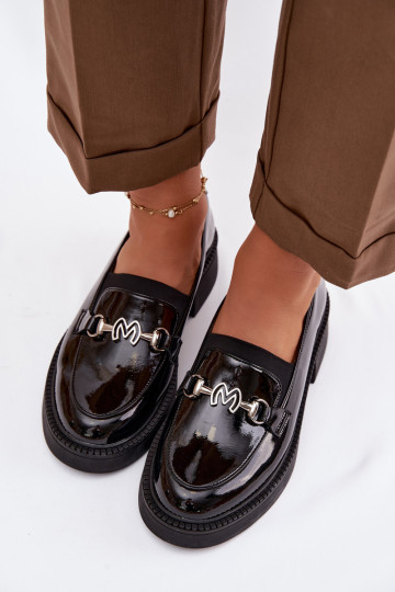 Mocassins en cuir verni pour femmes avec détails décoratifs Vinceza 39985 couleur noire