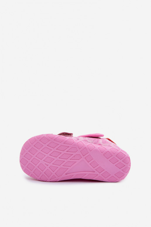 Chaussons Milami Puéril avec éclat avec attaches adhésives Dans les coeurs couleur rose Reathiana
