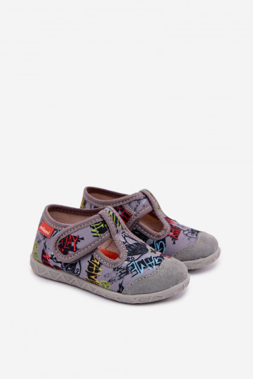 Chaussons Milami Puéril avec attaches adhésives couleur grise Jasimrra