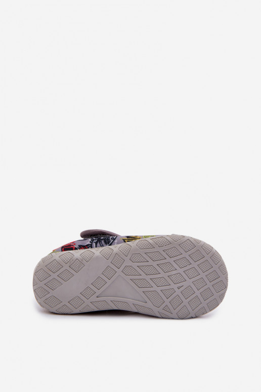 Chaussons Milami Puéril avec attaches adhésives couleur grise Jasimrra