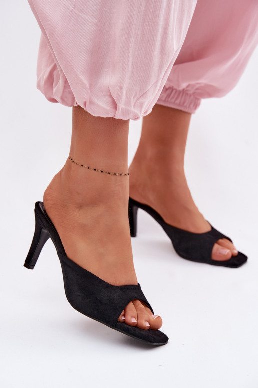 Pantoufles pour femmes Activé Smukłym Obcasie couleur noire Revina