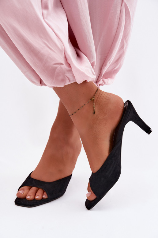 Pantoufles pour femmes Activé Smukłym Obcasie couleur noire Revina