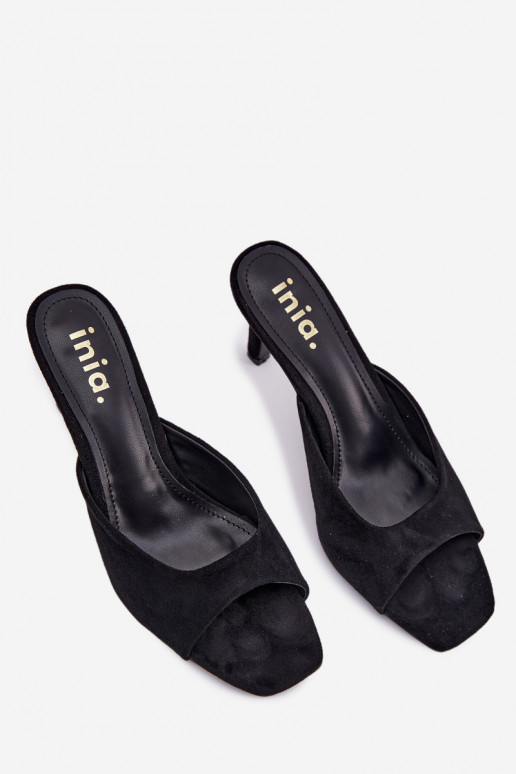 Pantoufles pour femmes Activé Smukłym Obcasie couleur noire Revina