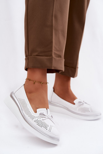 Peau avec des éléments ajourés chaussures avec une plateforme S.Barski LR61-7043 couleur blanche 2