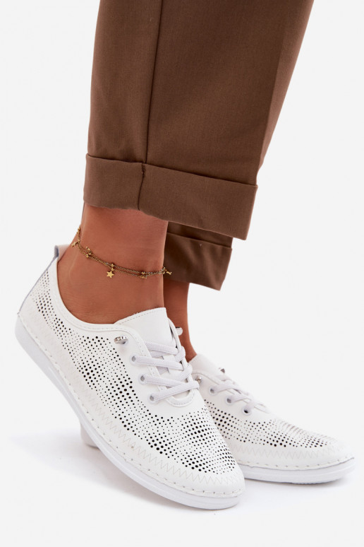 Peau avec des éléments ajourés chaussures Féminin S.Barski LR61-7083 couleur blanche