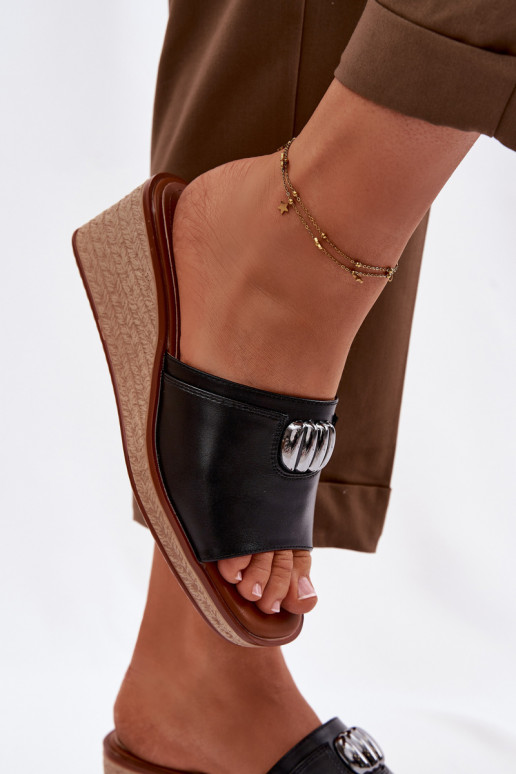 Pantoufles pour femmes avec une plateformeImitacją Plecionki Sergio Leone KL325 couleur noire