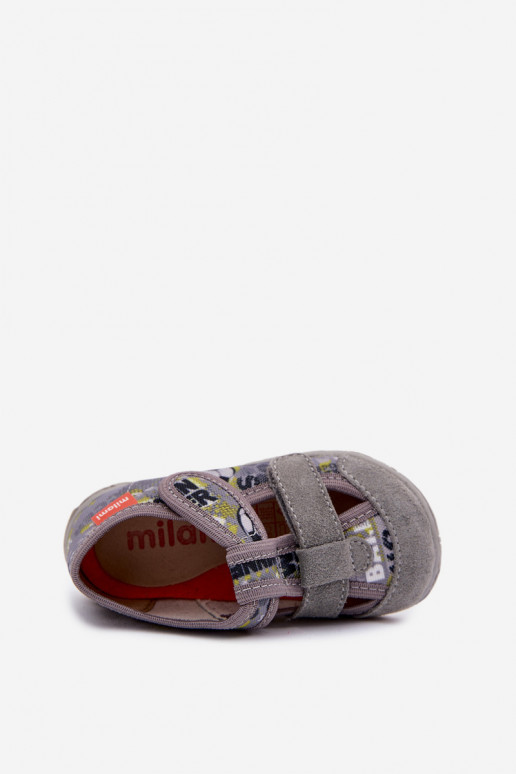 Chaussons Milami Puéril avec attaches adhésives DANS Des balles couleur grise Reathiana