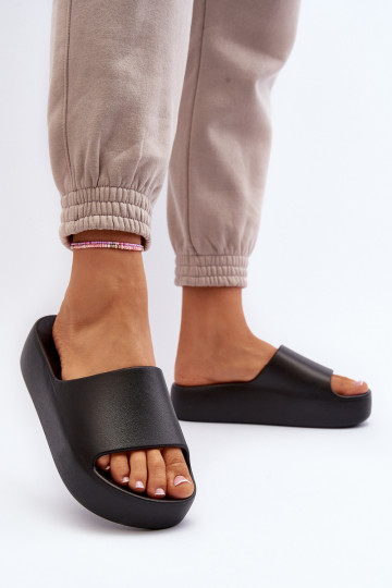 Féminin Chaussons Sur une semelle épaisse couleur noire Oreithano