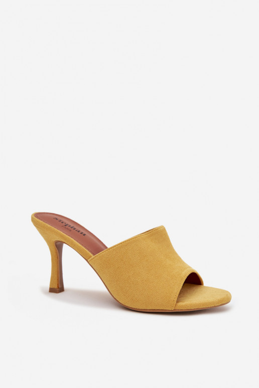 Pantoufles pour femmes avec des talons finsen daim écologiqueu couleur jaune Isolia