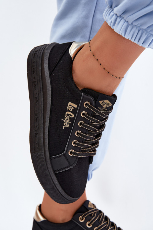 Chaussures de loisirs avec une plateforme Lee Cooper LCDANS-26-44-4476 couleur noire