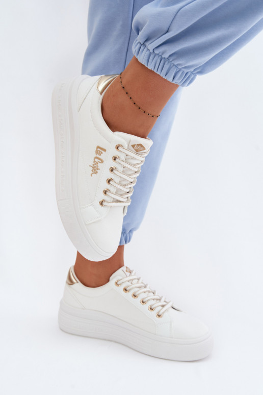 Chaussures de loisirs avec une plateforme Lee Cooper LCDANS-26-44-4478 couleur blanche