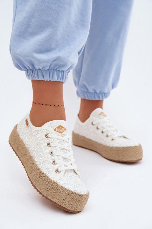avec des motifs de dentelle chaussures décontractées espadrilles avec une plateforme Lee Cooper LCDANS-26-31-4326 couleur blanch