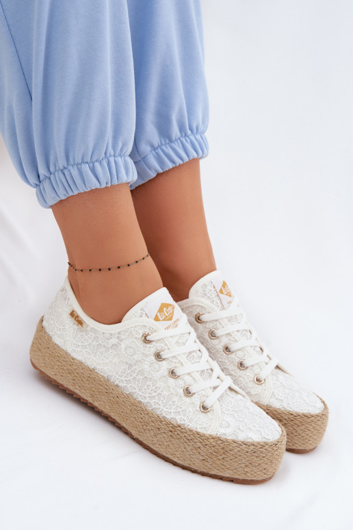 avec des motifs de dentelle chaussures décontractées espadrilles avec une plateforme Lee Cooper LCDANS-26-31-4326 couleur blanch