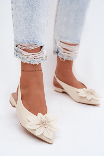 Sandales couleur ivoire avec talons larges et fleur décorative Telivette