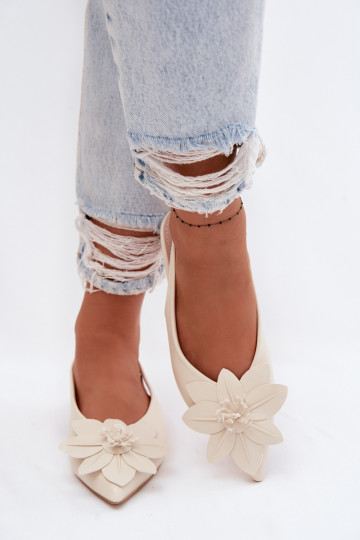 Sandales pour femmes avec des talons largesDekoracyjnym Une fleur couleur ivoire Telivette 2