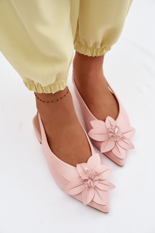 Sandales pour femmes avec des talons largesDekoracyjnym Une fleur couleur rose Telivette