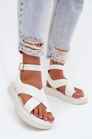 des sandales en cuir écologique avec une plateforme couleur blanche Zella 2