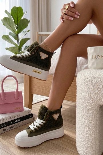 Baskets vertes duveteuses... 2