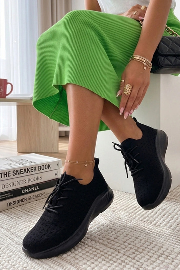 Baskets légers en dentelle...