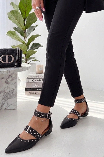 Ballerines noires avec des...