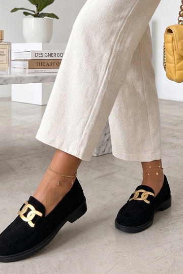 Mocassins noirs avec boucle décorative Leopoldyna