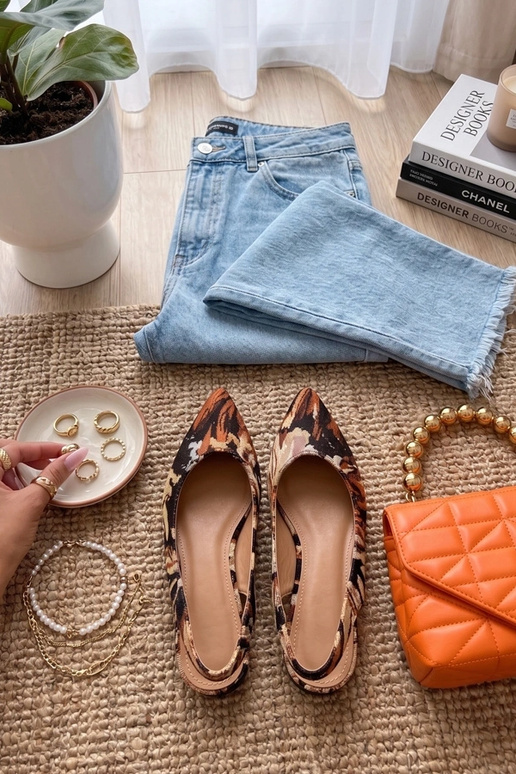 Ballerines à motif avec talon ouvert...