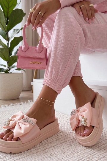 Sabots roses à plateforme... 2