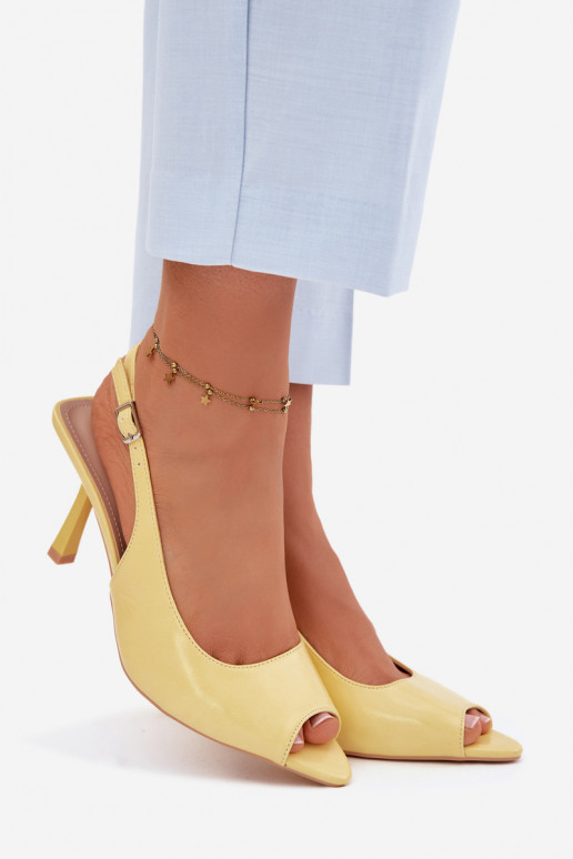 Sandales pour femmes avec des talons fins couleur jaune Sevina