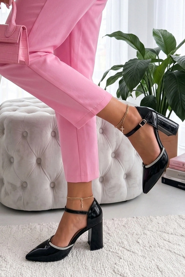 Mocassins noirs en vernis... 2