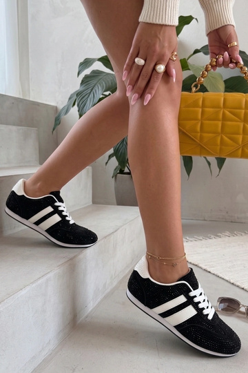 Baskets noires avec des zirconiums Sybilla