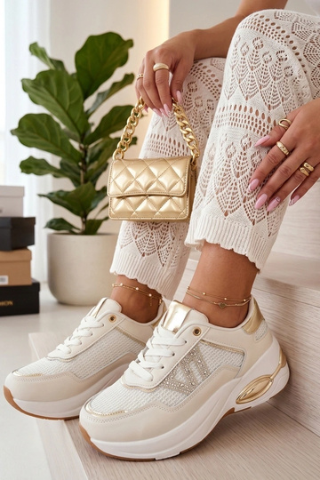 Baskets couleur sable sur...