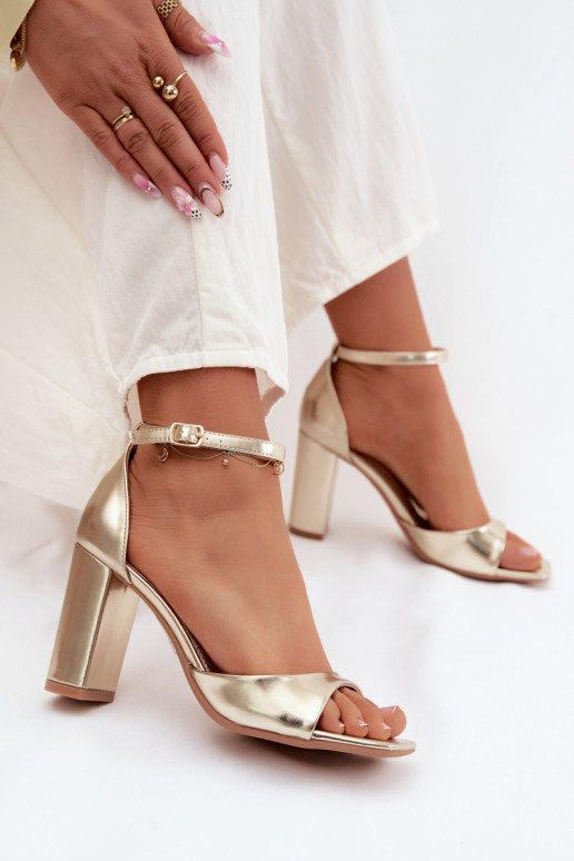Sandales à talons hauts dorées pour femmes en cuir verni Melvra