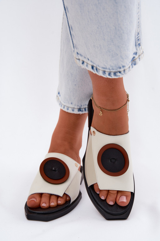 Chaussons en cuir pour femmes couleur sable et noir avec design géométrique Tai turiciejka K7479-01