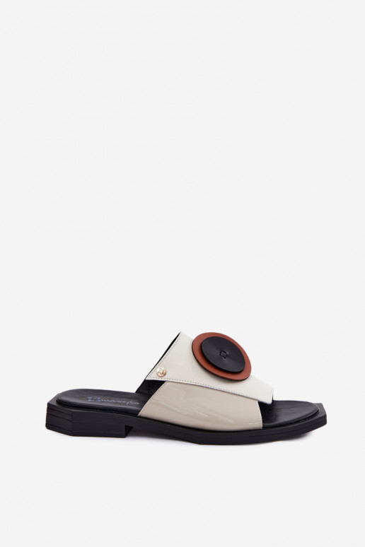Chaussons en cuir pour femmes couleur sable et noir avec design géométrique Tai turiciejka K7479-01