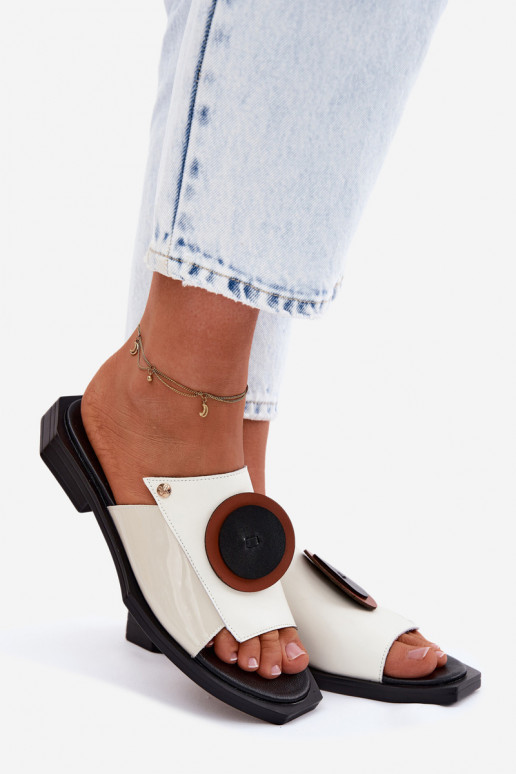 Pantoufles en cuir Féminin dessin géométrique Il fautciejka K7479-01 beige-couleur noire