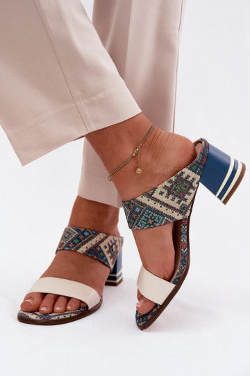 Chaussons en cuir pour femmes couleur sable et bleue à motif avec talons Tai turiciejka K7522-04 2