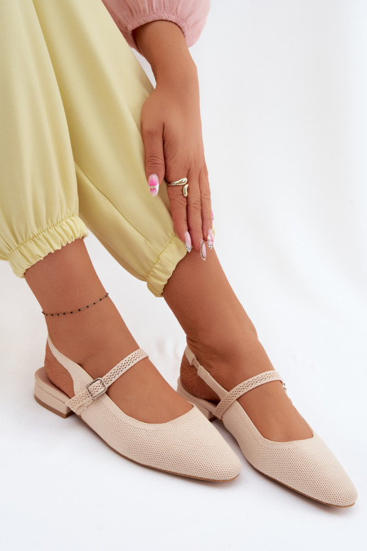  des sandales Ballerines Féminin avec des sangles couleur ivoire Selrene