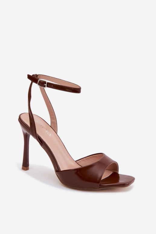 Sandales pour femmes avec des talons finsImitacji Skóry marron Olissey
