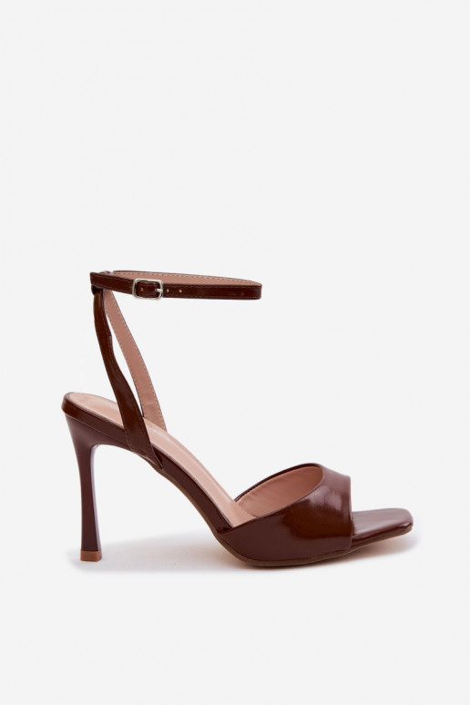 Sandales brunes à talon fin en simili cuir Olissey