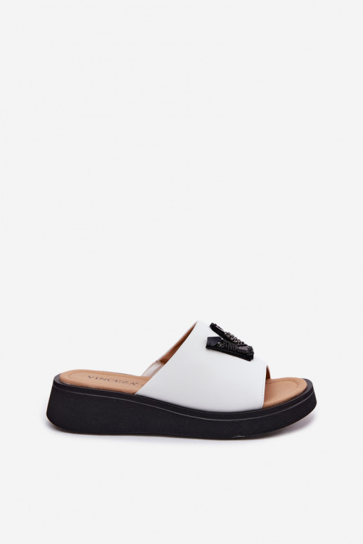 Chaussons en cuir pour femmes avec tige en V sur plateforme Vinceza 66950, couleur blanche