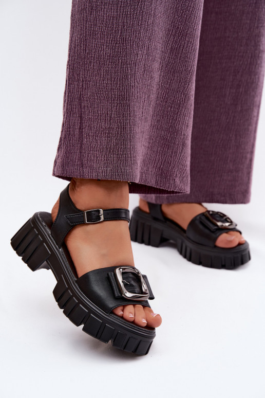 Sandales pour femmes Féminin avec une plateforme avec boucles Vinceza 79611 couleur noire