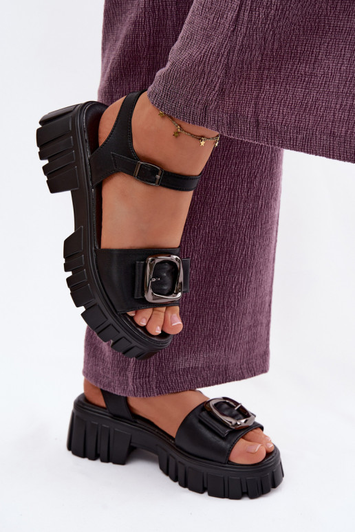 Sandales pour femmes Féminin avec une plateforme avec boucles Vinceza 79611 couleur noire