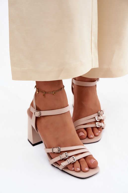 Sandales beiges pour femmes avec petits talons et lanières Vinceza 62310